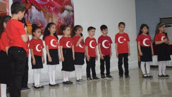  " 12 Mart İstiklal Marşı´nın kabulünün 97. yıl dönümü ve Mehmet Akif ERSOY u Anma Günü " münasebetiyle ilçemiz Halk Eğitimi Merkezi salonunda program düzenlendi.