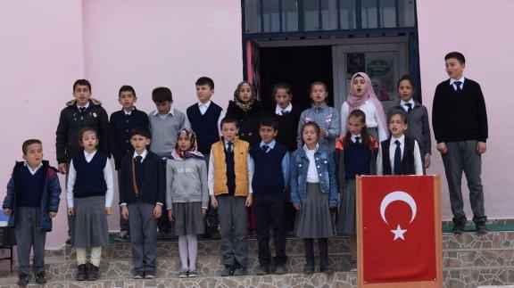 Baydarlı İlkokulu-Ortaokulu Müdürlüğünün düzenlemiş olduğu Milli Birlik Mehmetçik ve Afrin Harekatına destek temalı kermes