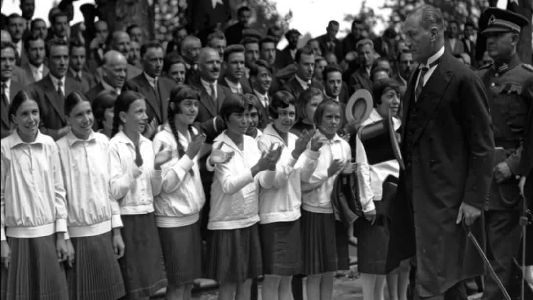 MEB'DEN, TARİHİ TEKNOLOJİYLE BULUŞTURAN 